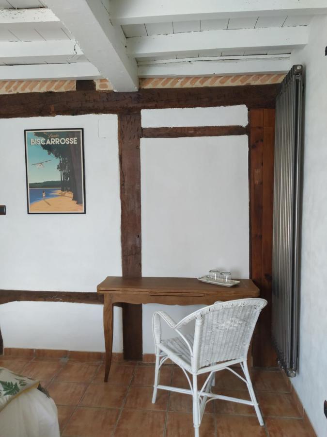 La Resiniere De Pirique Bed & Breakfast Parentis-en-Born Exterior photo